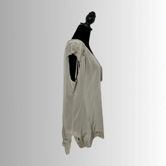 Chico’s 100% Silk, Black Label Champagne Top, Short Laced Sleeves, Size 1/Medium - Picture 5 of 7